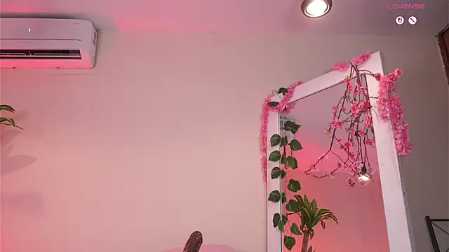 mili_moon_ webcam
