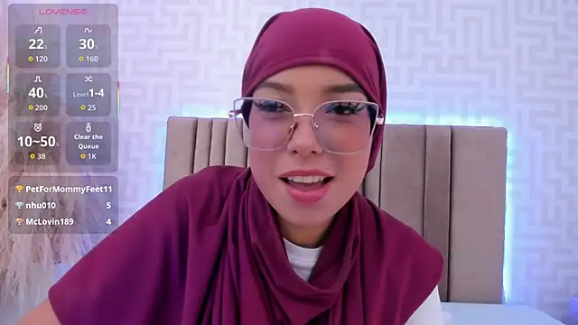 naishaa_ webcam