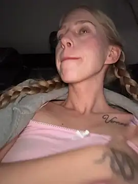 kira_mia webcam
