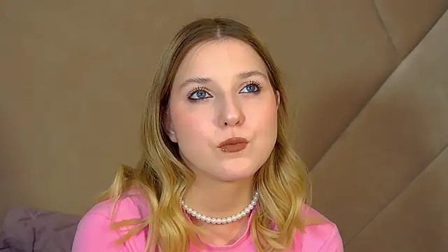 TinnaBurton webcam