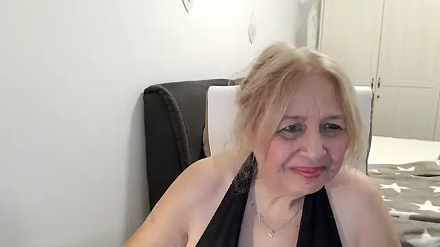 SusiLifeXXX webcam