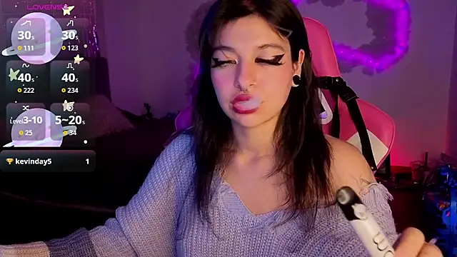 larah_uwu webcam