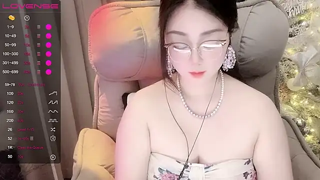 Monica-666888- webcam