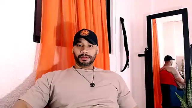musclehetero webcam