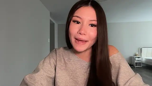 luvvivii live Stripchat room