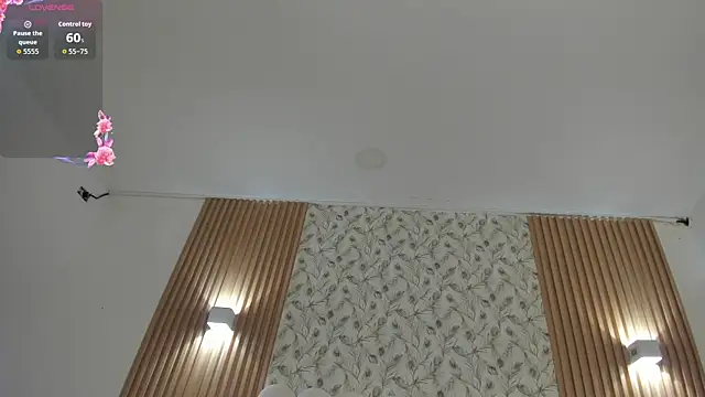 Aminaa_Kaarim webcam