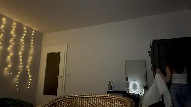 smalllisa webcam
