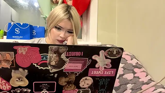 moonluv33 webcam