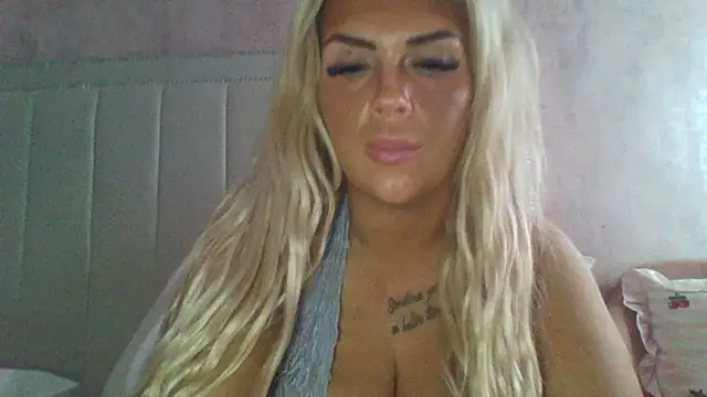 MiaMae_x webcam