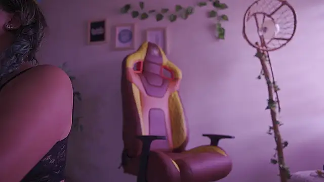 Briana_Collin webcam