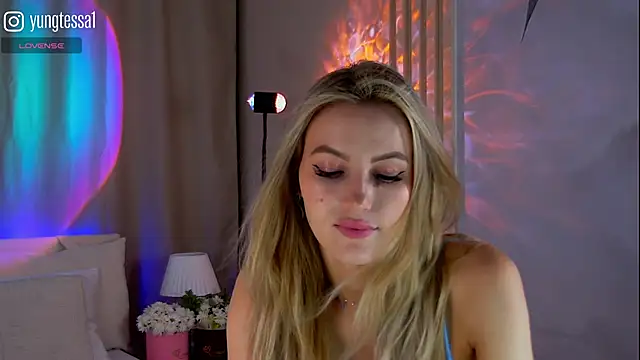 YungTessa webcam