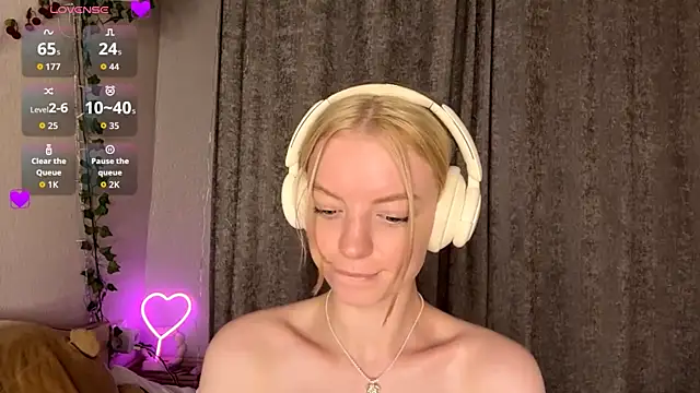 Marry_Sornatiko webcam