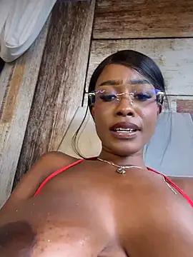 CocoaLuxeXXX webcam
