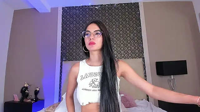 Larissa_Luna webcam