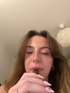 Cherry-Bean live cam on StripChat