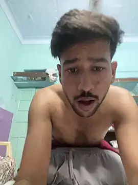 Theguyat12am live cam on StripChat