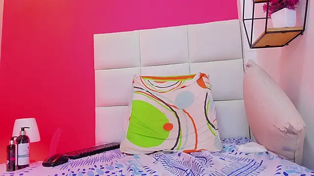 Katecurvy_hot69 webcam