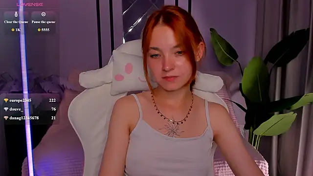 New_Web_Girl live cam on StripChat
