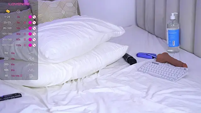 AishaSins webcam