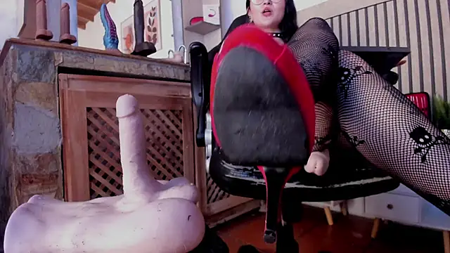 madame_ibby live cam room