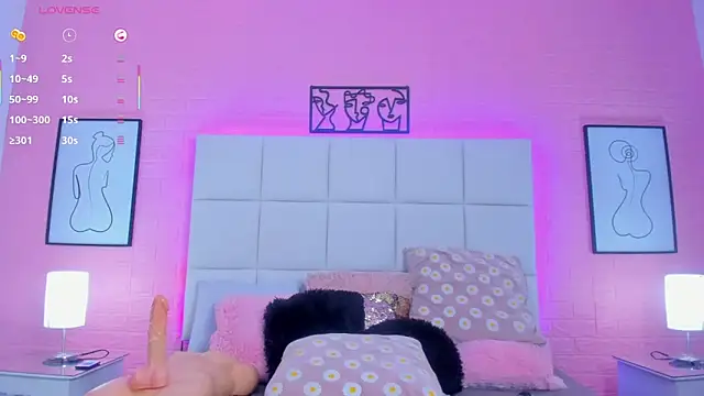 charlotte_kisss webcam