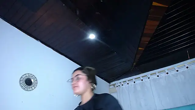 kathe-mills235 live cam room