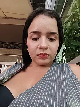 Watch Julieth_hot-69 live on EroticFlix - High definition streams