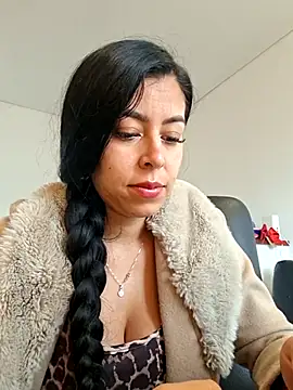Watch Luianna live on EroticFlix - High definition streams