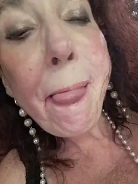 GypsyEsmeralda webcam