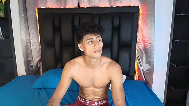MaxiimoRomano_ webcam