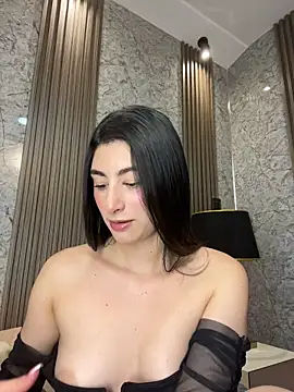 evelyn_hills webcam