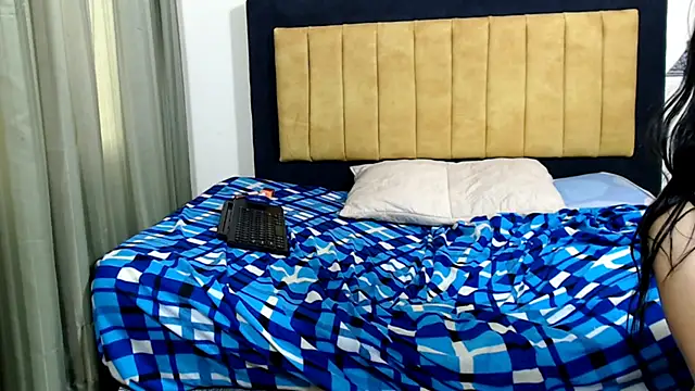 Watch ANDRYXS100 live on EroticFlix - High definition streams