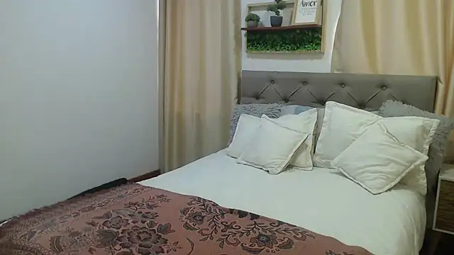 Watch sasi_luna live on EroticFlix - High definition streams