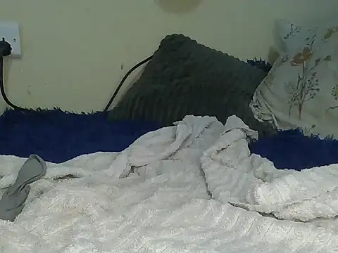 Midnight_doll01 webcam