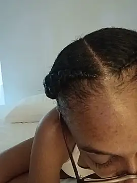 Jasmine_FullsShine webcam