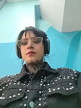 Watch taaylor33 live on EroticFlix - High definition streams