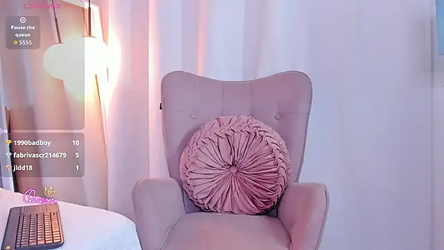 miss-emma- live cam on StripChat