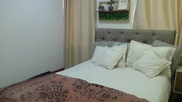 Watch sasi_luna live on EroticFlix - High definition streams