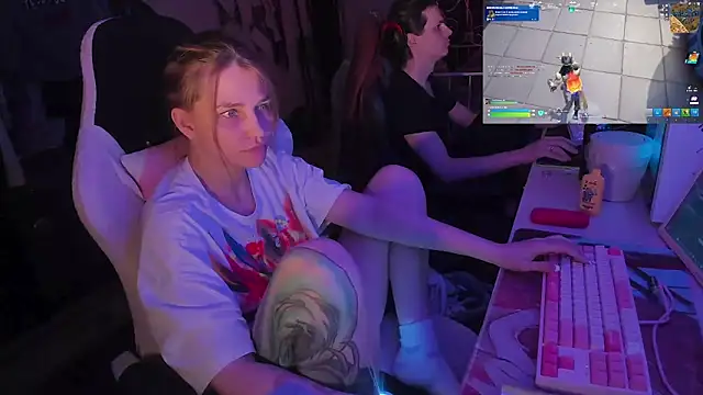 FuckinHotCouple1 webcam