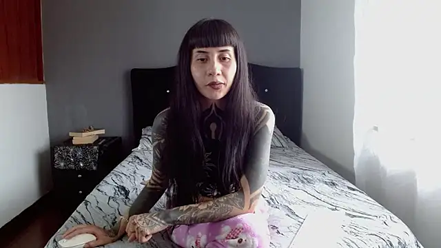 Emilia_1995 webcam