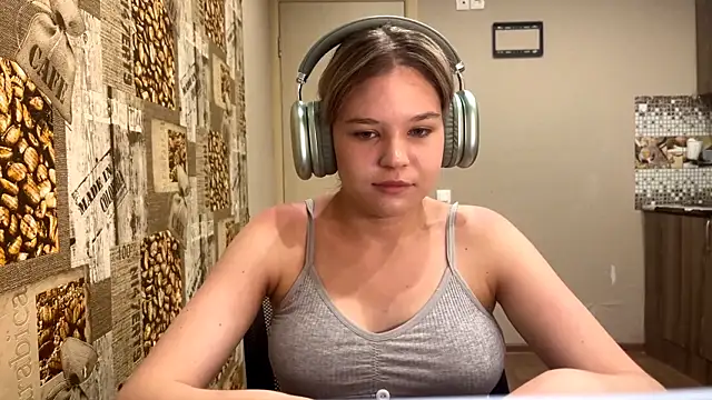 Watch HellyRay live on EroticFlix - High definition streams
