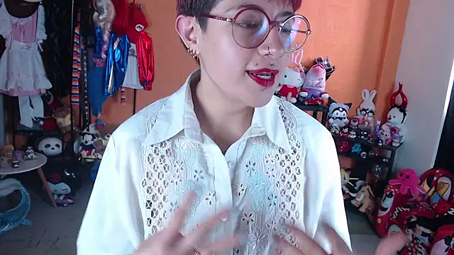Watch MissMiia2 live on EroticFlix - High definition streams