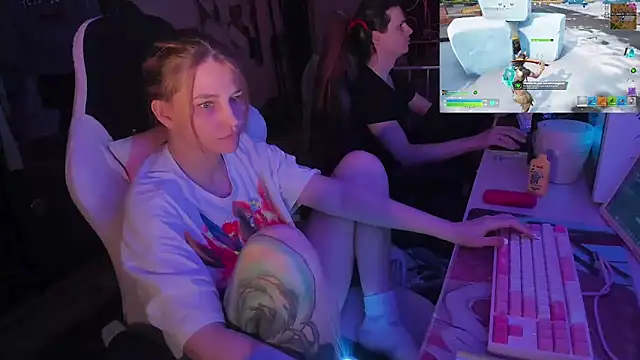 FuckinHotCouple1 webcam