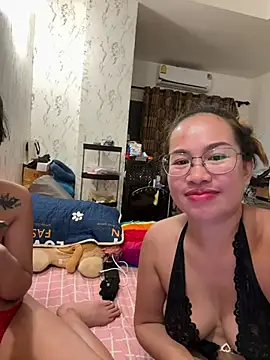 Watch Ponthip live on EroticFlix - High definition streams