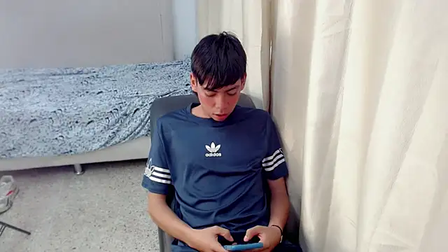 liarr_ (M twink) - naked