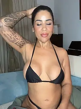 alma69sc (F young) - take bra off🍑🍑...170