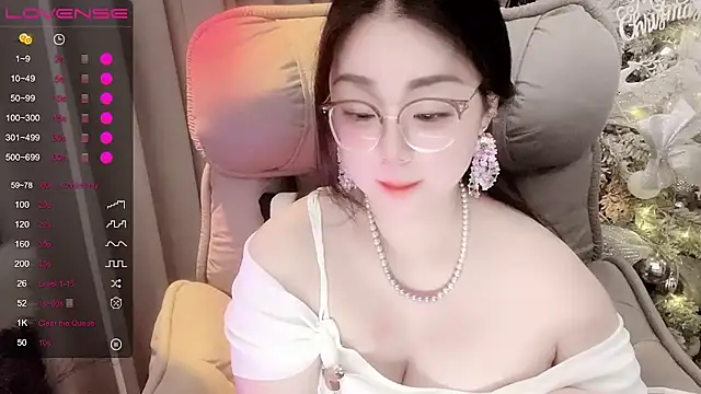 Monica-666888- webcam