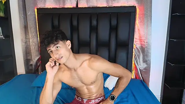 MaxiimoRomano_ webcam