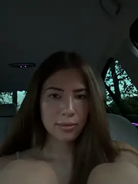 ClaireBree 🚎 live webcam