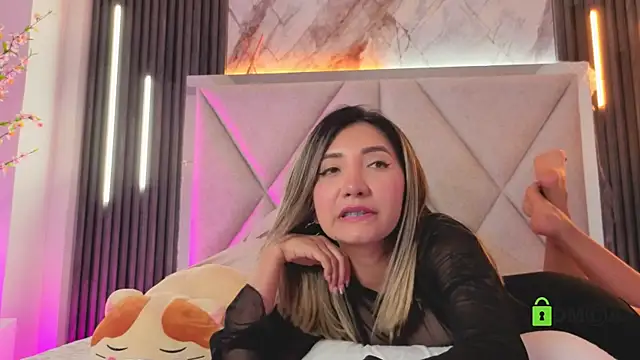 Happy_tits webcam
